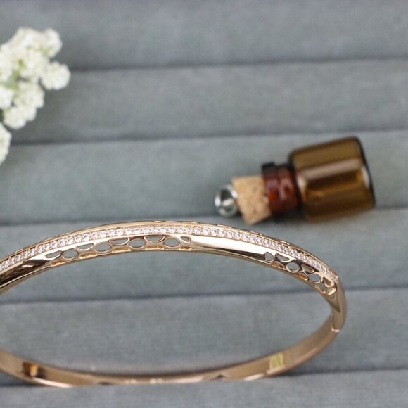 Rose Gold Bangle with Oval Cutout & Delicate Crystal Lining, XPBL0420 - Picture 9 of 11
